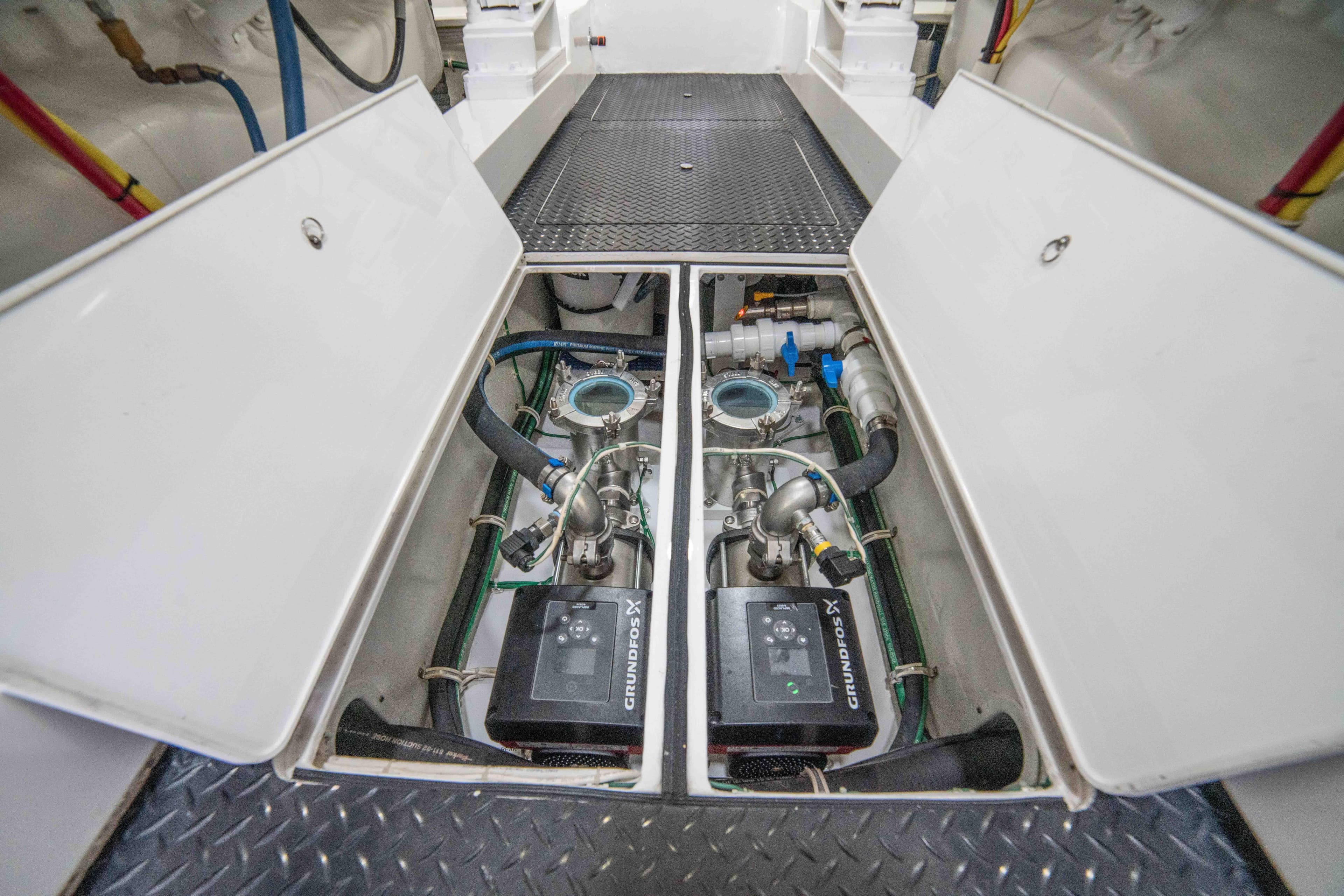 2019 Viking 72 Enclosed Bridge