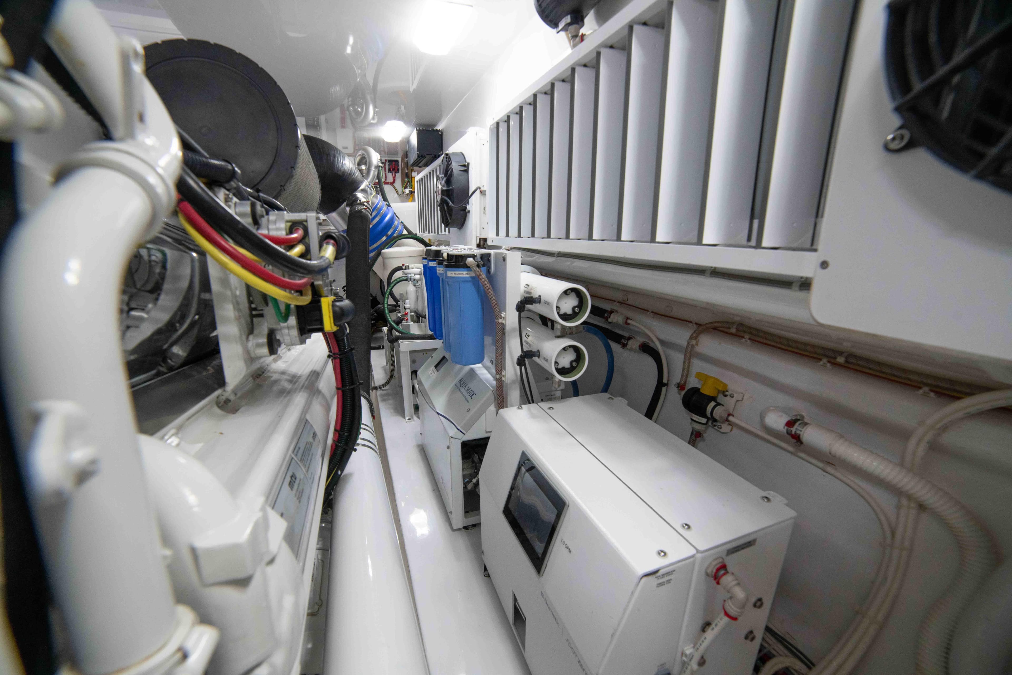 2019 Viking 72 Enclosed Bridge